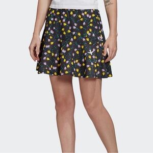 NWOT Adidas skirt size S